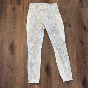 Lululemon grey and white cropped leggings